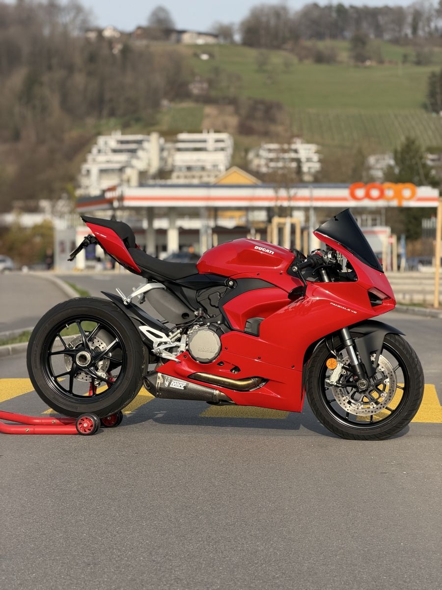 Ducati Panigale V2