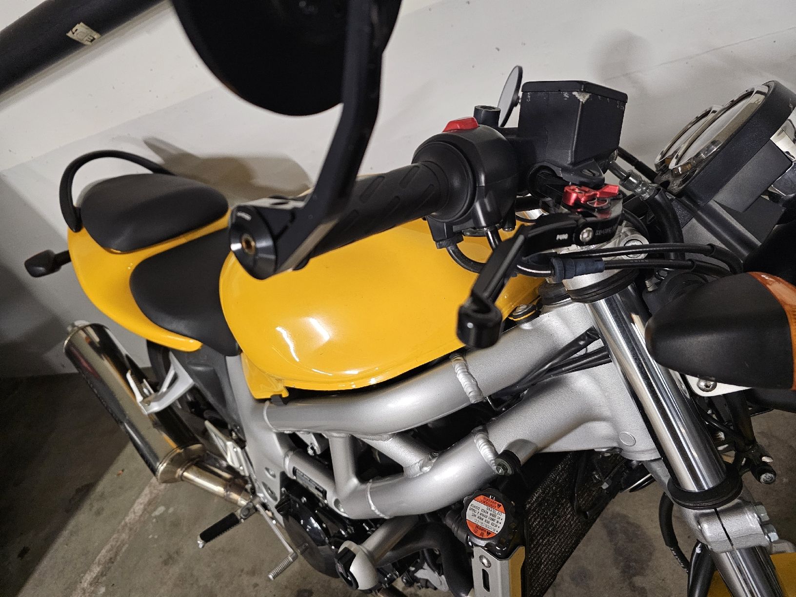 Gelbe Suzuki SV 650 - Sofort - Slika 4